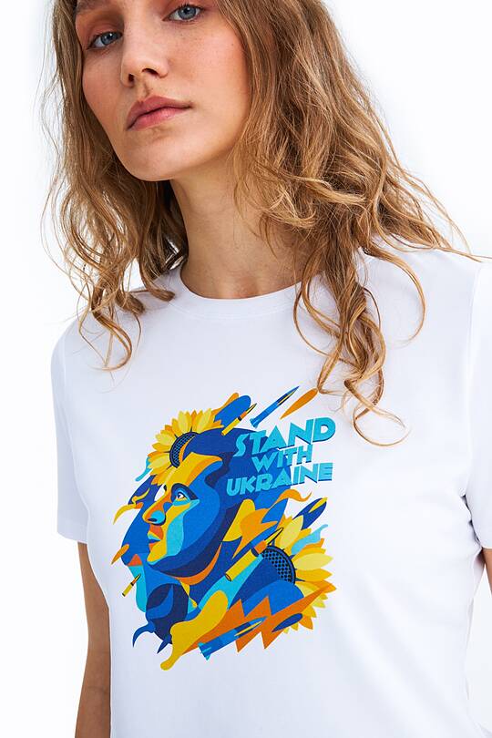 Stand with Ukraine - People over money T-shirt 2 | Audimas