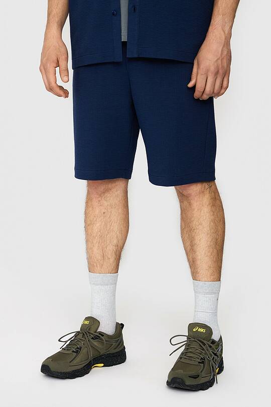 Textured waffle cotton sweatshorts 2 | Audimas