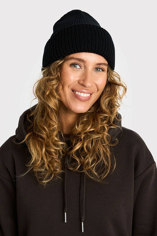 Knitted beanie with with Lenzing EcoVero viscose 2 | Audimas