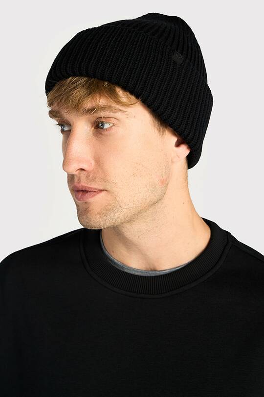 Knitted beanie with with Lenzing EcoVero viscose 1 | Audimas
