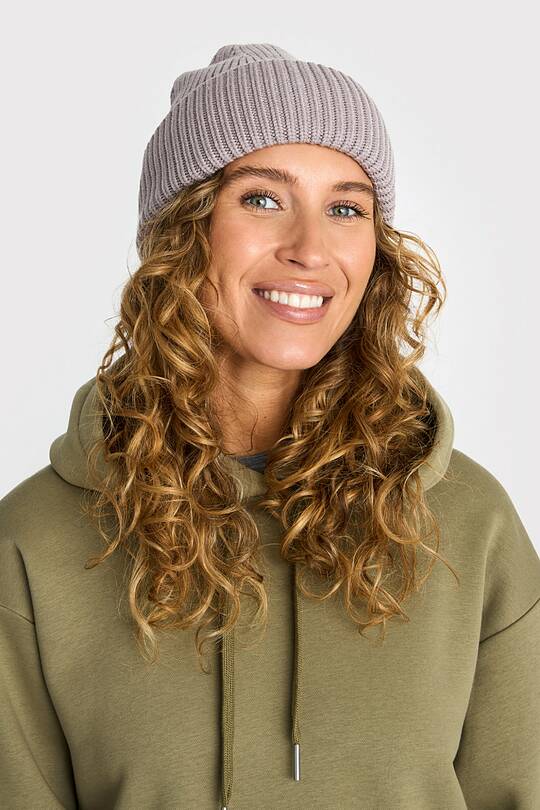 Knitted beanie with with Lenzing EcoVero viscose 1 | Audimas
