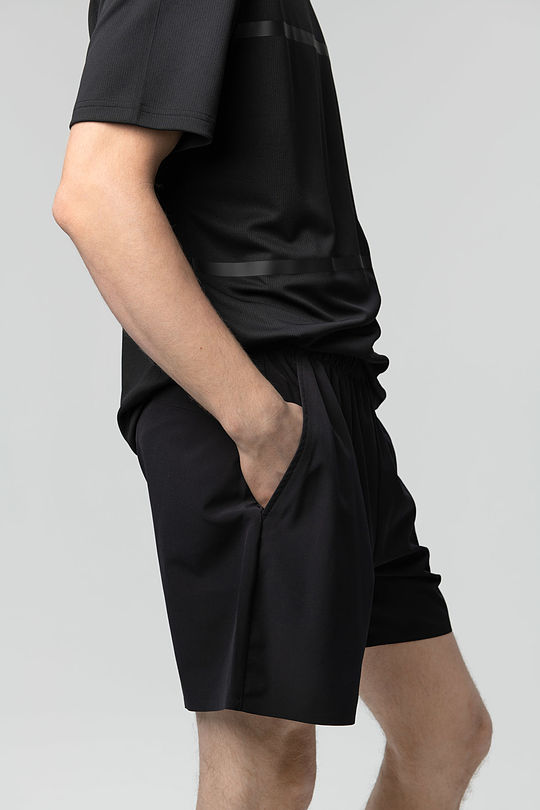 Medium lengh light stretch fabric shorts 3 | BLACK | Audimas
