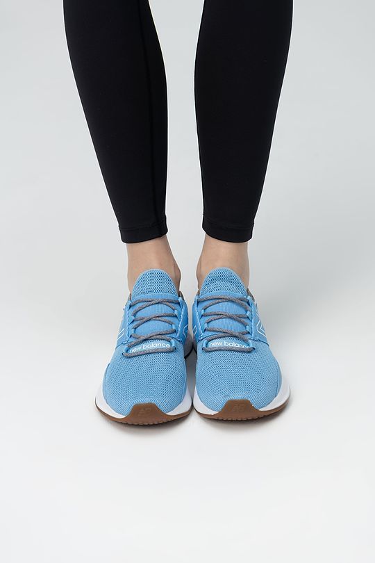 NEW BALANCE Women's WROAVTB Sneaker 4 | LIGHT BLUE | Audimas