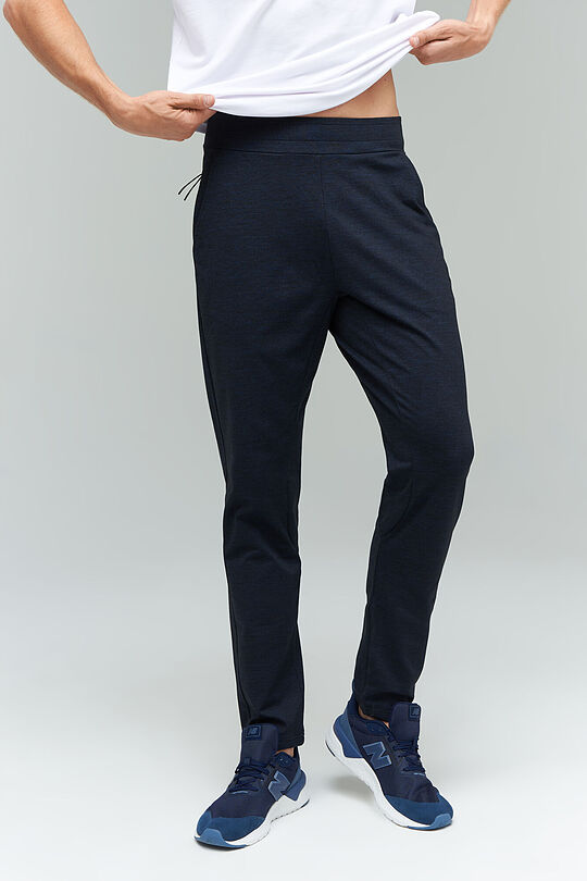 tapered fit sweatpants