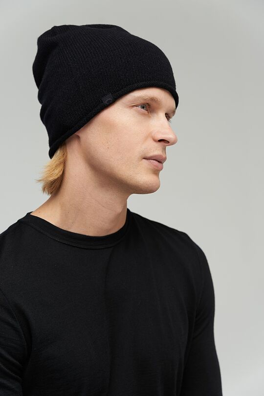 Knitted merino wool hat with cashmere 3 | BLACK | Audimas
