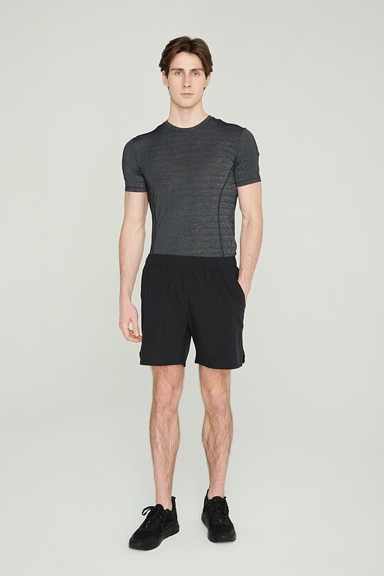 Medium length lightweight stretch fabric shorts 8 | BLACK | Audimas