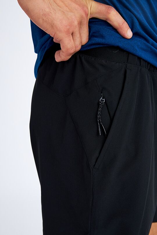 Medium length lightweight stretch fabric shorts 5 | BLACK | Audimas