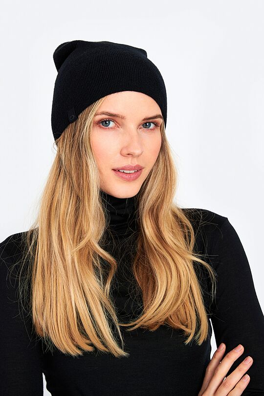 Knitted merino wool hat with cashmere 1 | BLACK | Audimas