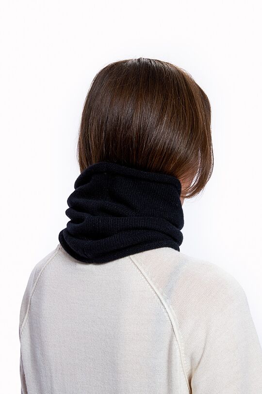 Knitted merino wool muff with cashmere 2 | BLACK | Audimas