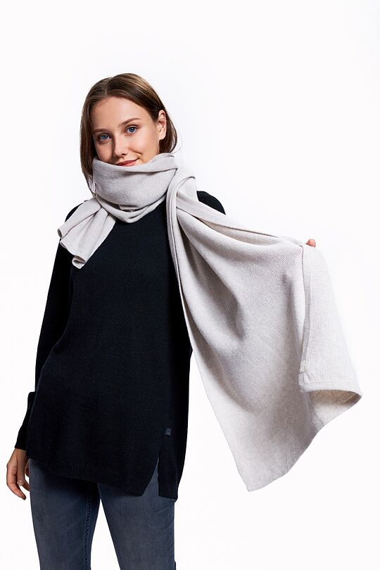 Knitted merino wool scarf with cashmere 3 | PILKA | Audimas