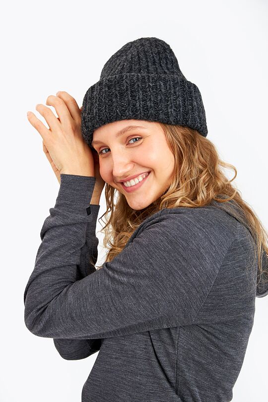 Knitted hat with merino wool 3 | BLACK | Audimas