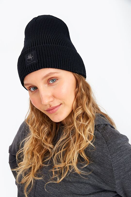 Knitted merino wool hat 2 | BLACK | Audimas