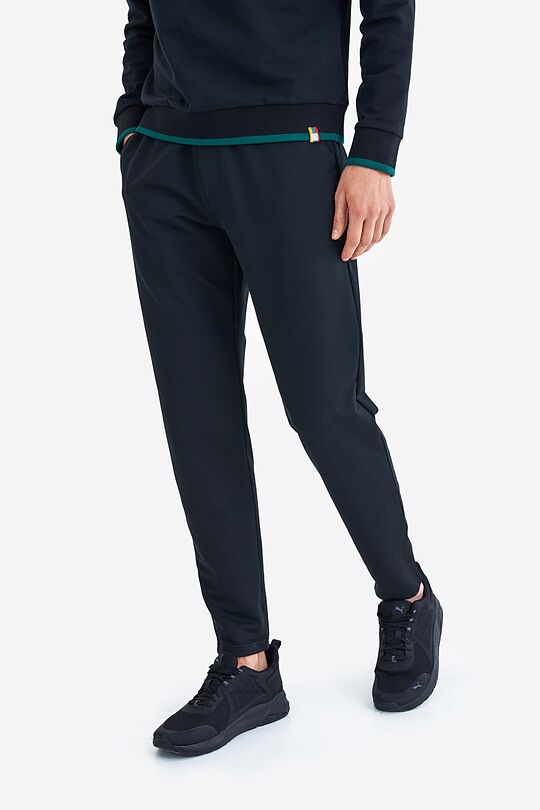 Stretch tapered fit sweatpants with cotton inside 3 | BLACK | Audimas