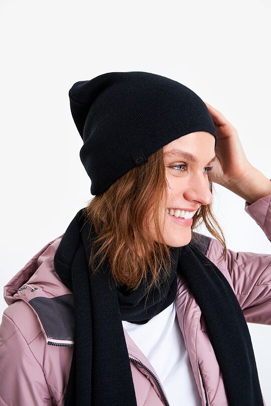 Knitted hat with merino wool 2 | BLACK | Audimas
