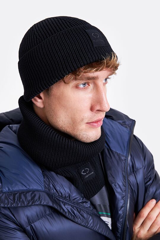 Knitted merino wool hat 2 | BLACK | Audimas