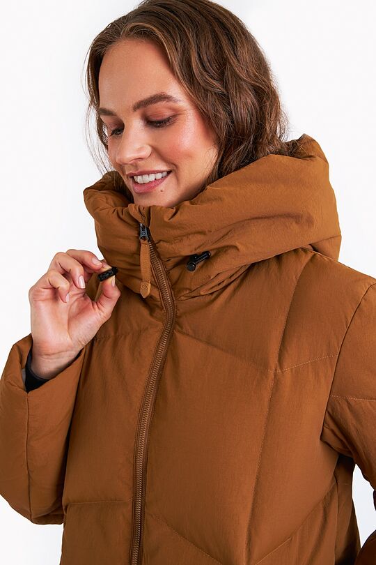 Down coat with cocooning hood 4 | BROWN | Audimas