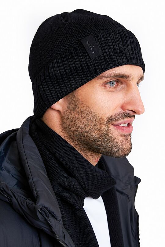 Knitted merino wool hat 1 | BLACK | Audimas