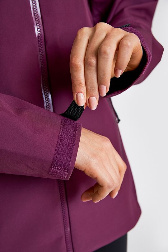 Outdoor hardshell jacket 5 | burgundy | Audimas