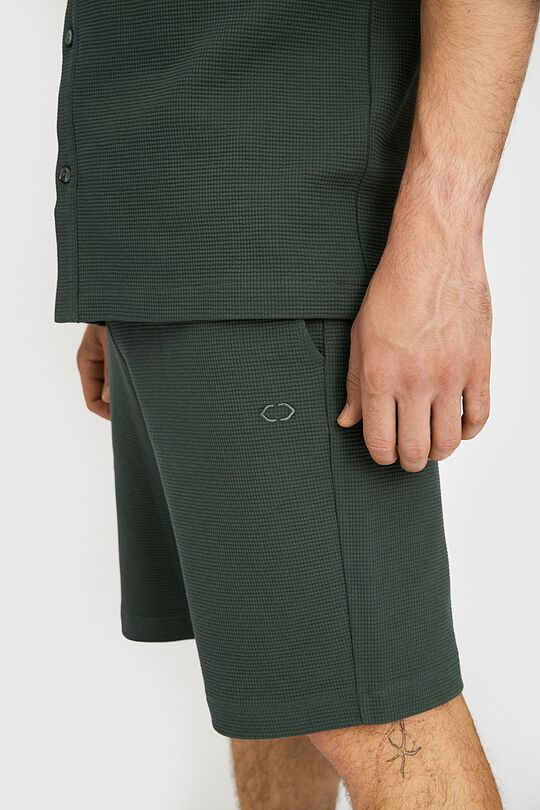 Textured waffle cotton sweatshorts 4 | GREEN | Audimas