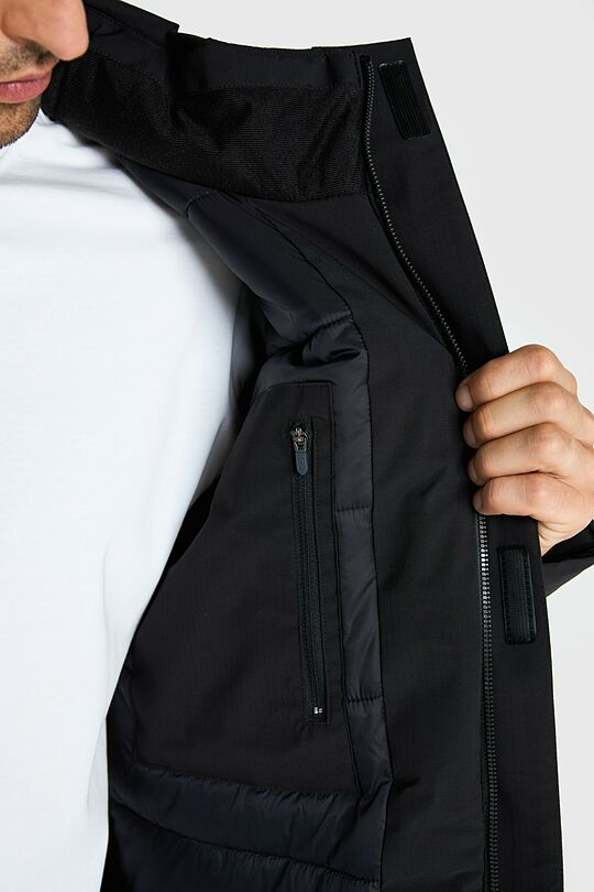 Elongated jacket with synthetic insulation and a membrane 8 | BLACK | Audimas