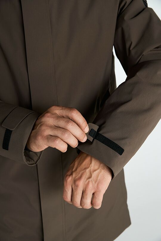 Elongated jacket with synthetic insulation and a membrane 5 | BROWN | Audimas