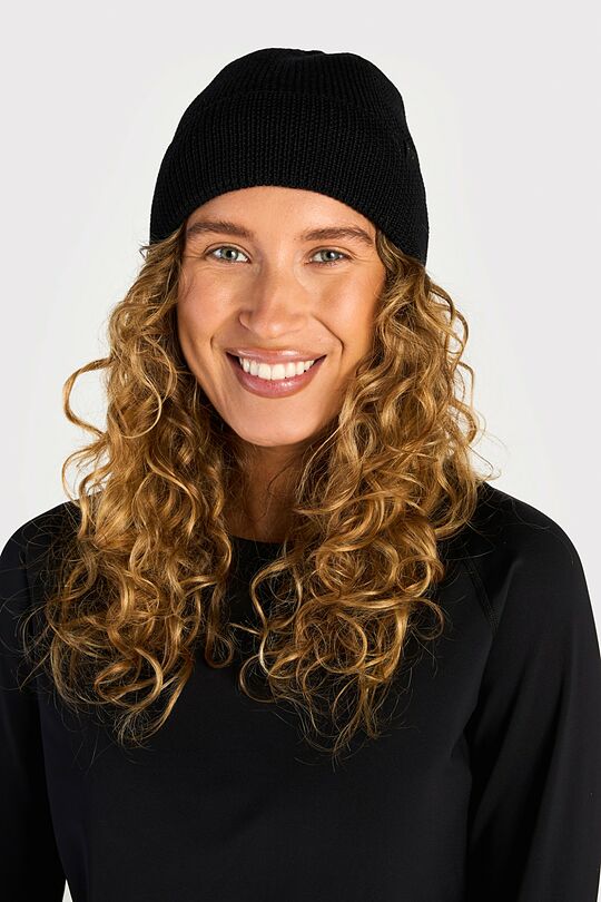 Knitted merino wool hat 1 | BLACK | Audimas