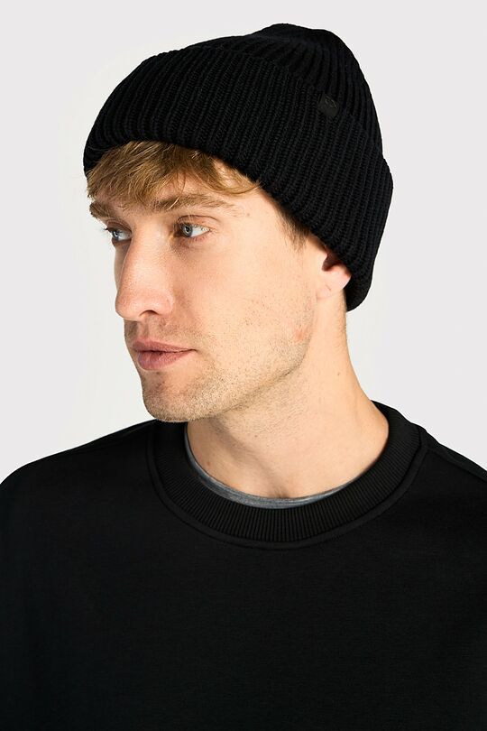 Knitted beanie with with Lenzing EcoVero viscose 1 | BLACK | Audimas