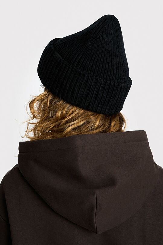 Knitted beanie with with Lenzing EcoVero viscose 4 | BLACK | Audimas