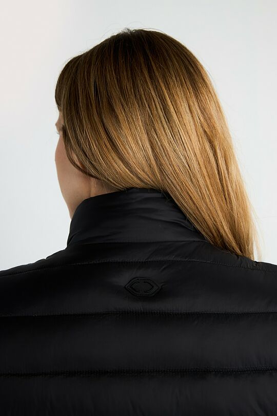 Essential synthetic fill vest 3 | BLACK | Audimas