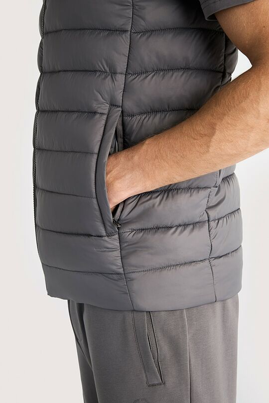 Lightweight vest with synthetic insulation 4 | GREY | Audimas