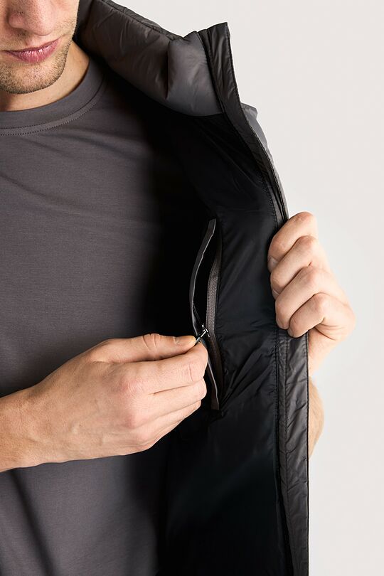 Lightweight vest with synthetic insulation 5 | GREY | Audimas