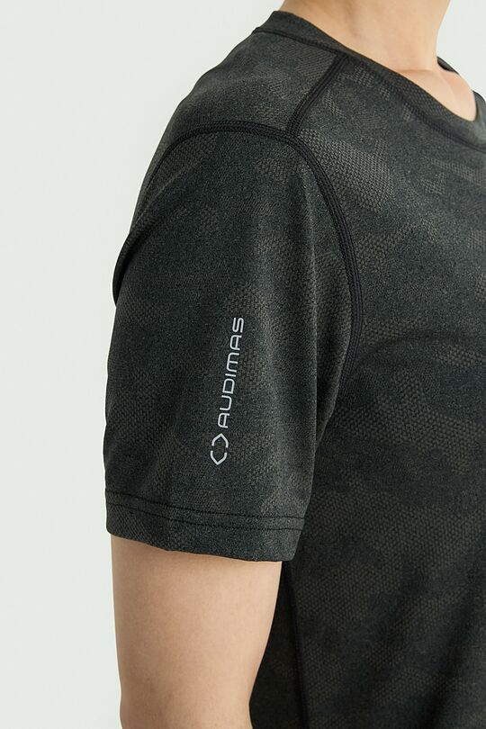 Jacquard knit synthetic T-shirt 4 | BLACK | Audimas