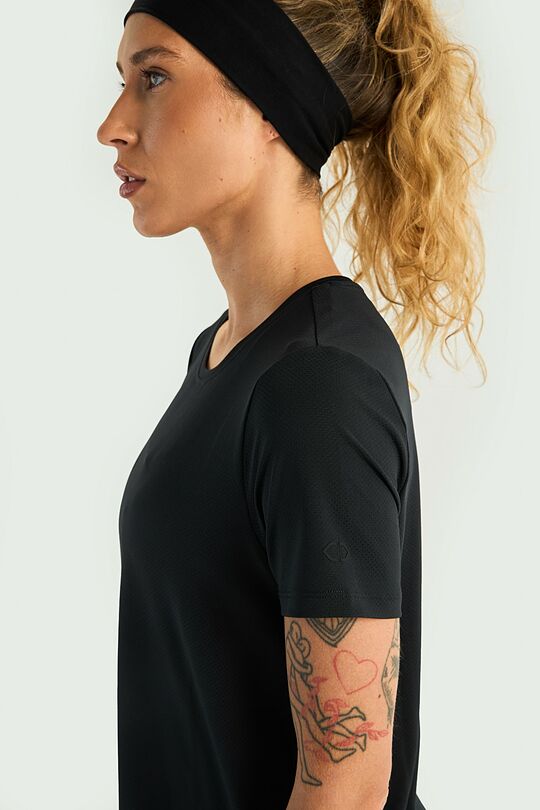 Tiesaus silueto sportiniai marškinėliai 3 | BLACK | Audimas