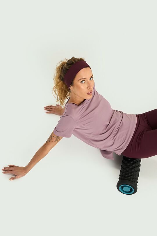 Active T-shirt with slits 1 | PINK | Audimas