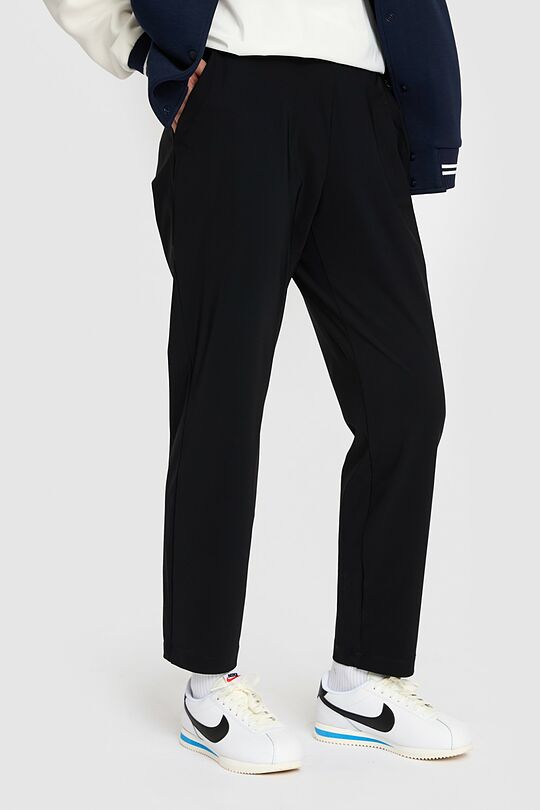 SENSITIVE fabric tapered fit pants 2 | BLACK | Audimas