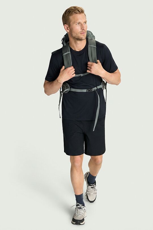 Lightweight synthetic T-shirt 4 | BLACK | Audimas
