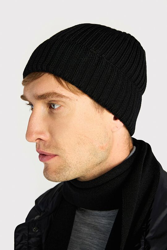 Knitted merino wool hat 1 | BLACK | Audimas