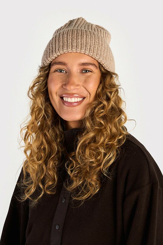 Merino wool and cotton blend knitted hat 1 | Cream | Audimas