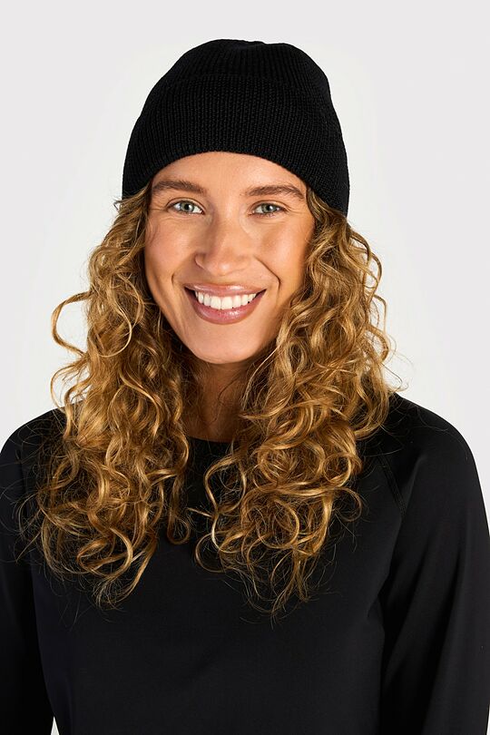 Knitted merino wool hat 4 | BLACK | Audimas