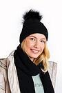 Knitted merino wool beanie with pom pom 1 | BLACK | Audimas