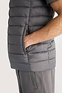 Lightweight vest with synthetic insulation 4 | GREY | Audimas